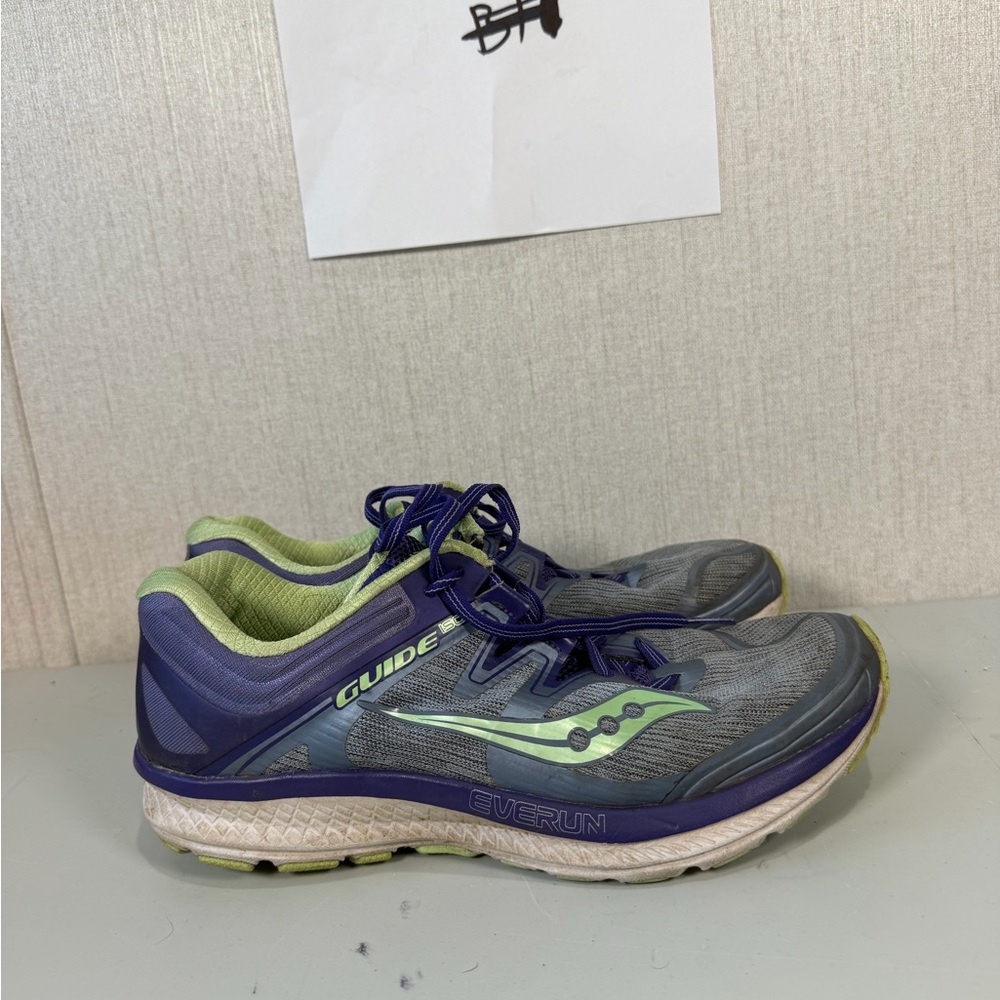 Size 9 - Saucony Guide ISO 2 Fog/Purple Mint